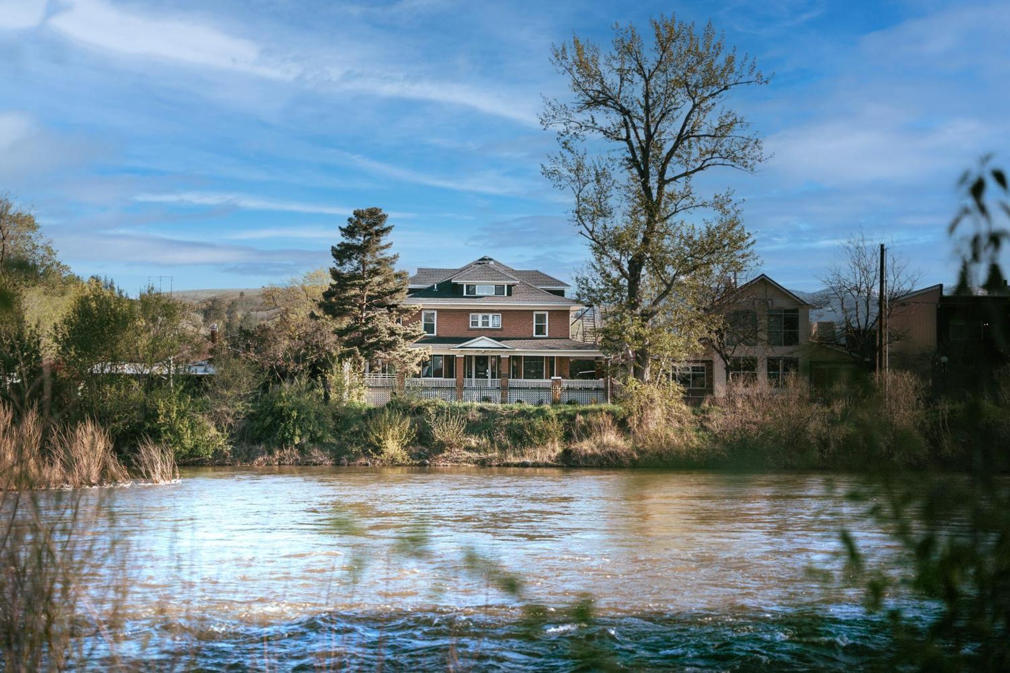 Goldsmith'S River Front Inn Missoula Bagian luar foto